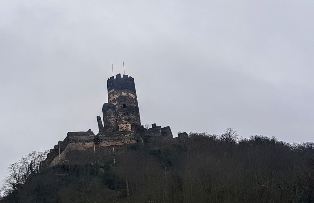 Ruine Furstenberg in the distance, Middle Rhine Valley, Germany