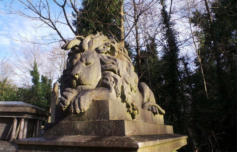 The tomb of George Wombwell at Highgate Cemetery