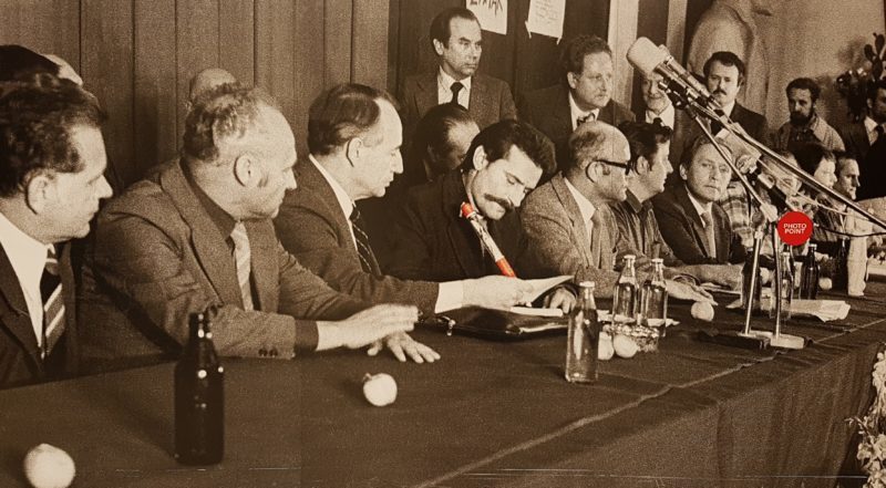 Signing the Gdansk Agreement