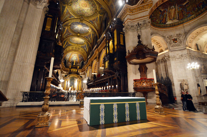 Exploring inside St Paul's Cathedral