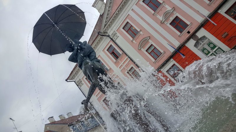 The Kissing Students Fountain