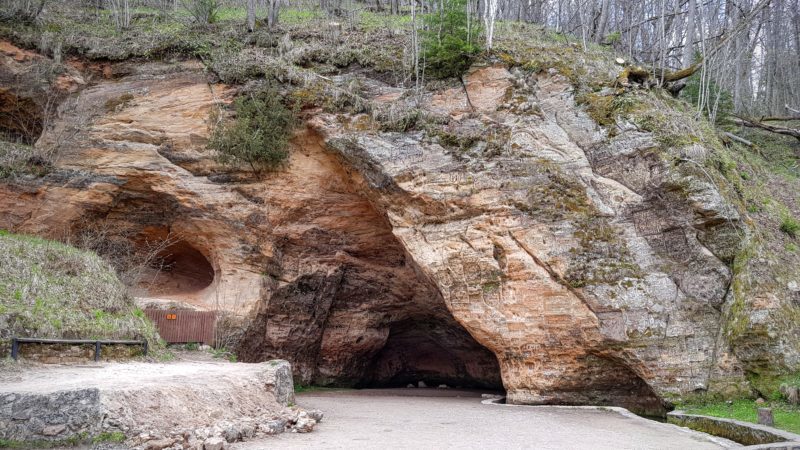 Gutmanala Cave