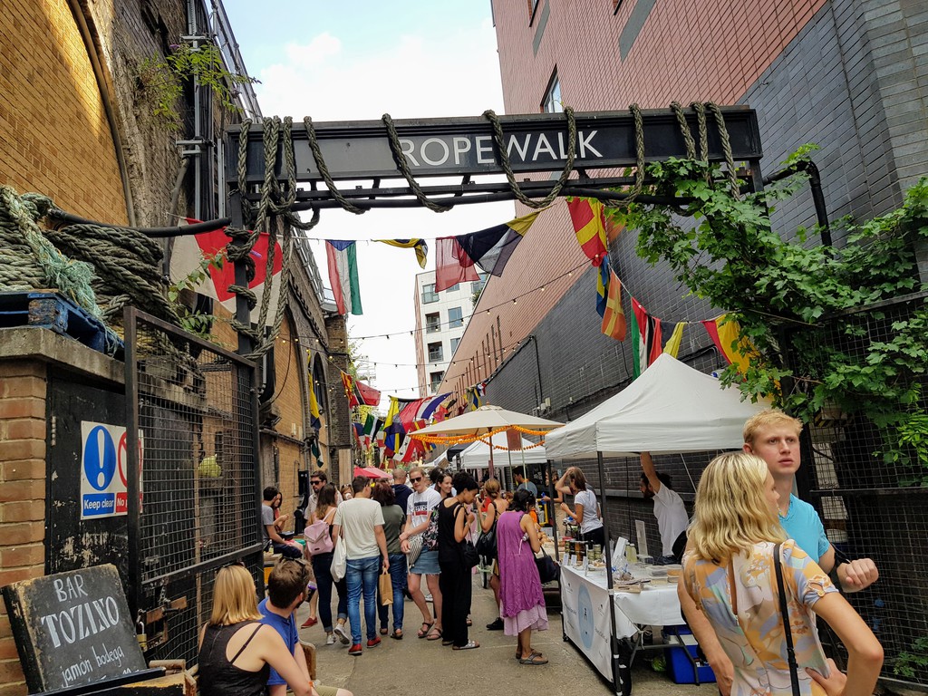 A crowded entrance to the start of Maltby St market