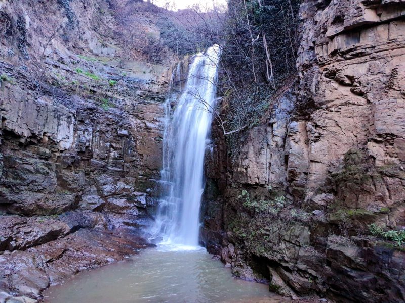 Waterfall and rock cliffs in Tbilisi www.roamingrequired.com