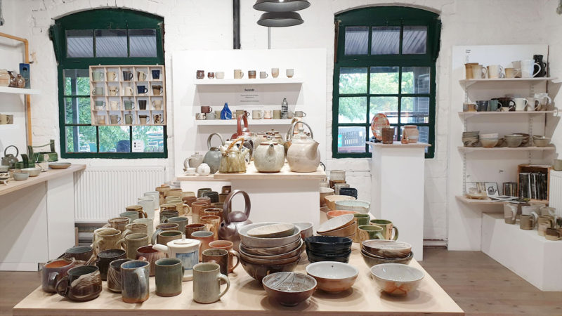 Clay College student shop at Middleport Pottery