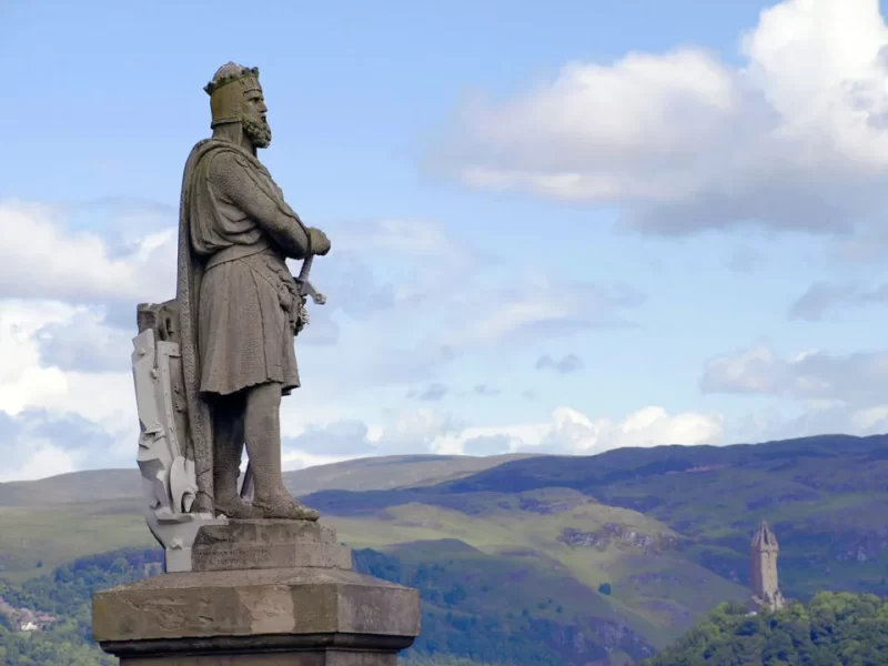 Robert the Bruce Statue in Stirling, Scotland. Just one of many great places to add to your list of day trips from Glasgow