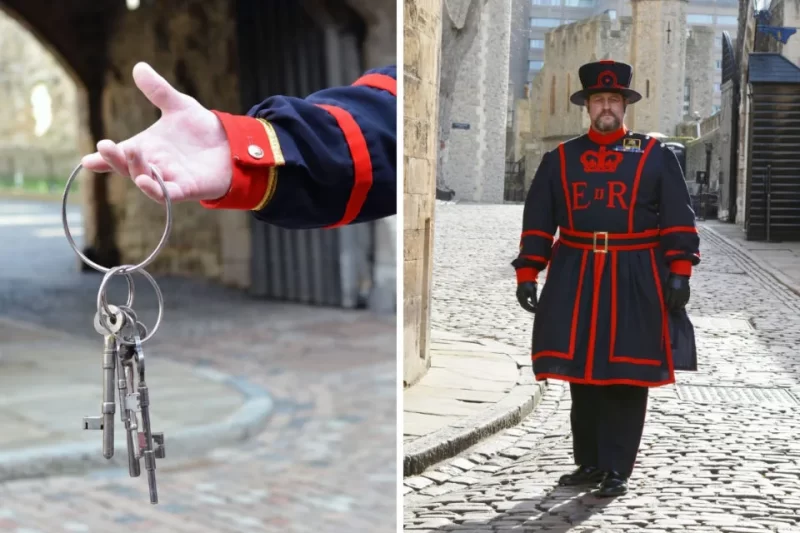 Close up image of the Raven Master's hand holding the large set of keys for the Ceremony of the Keys