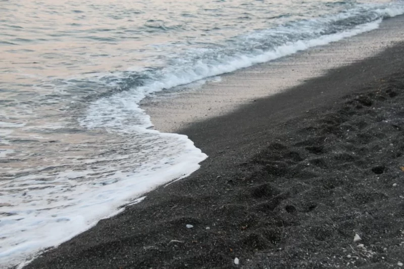 Perissa beach, santorini